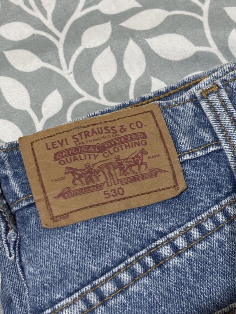 LEVI’s straight cut denim jeans (Category: Jeans) located in Legazpi City. Submitted by n0tkai (Listing ID 1465826409, Image 3). Description: Good for 5’0 girlies.