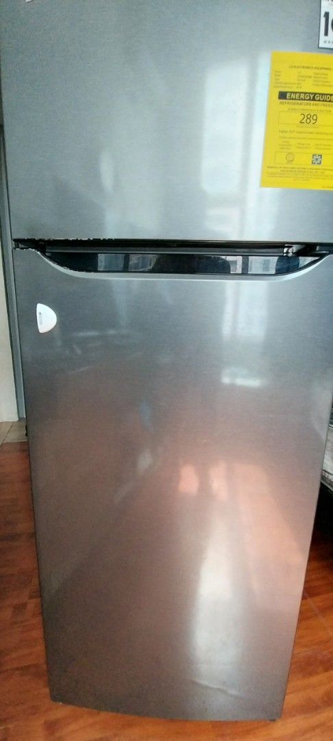 LG Smart Inverter Refrigerator GR-B222SQBB (Category: Refrigerators and Freezers) located in Quezon City. Submitted by eastwood22 (Listing ID 1465768867, Image 2). Description: - Brand/Model: LG Two-Door Refrigerator (GR-B222SQBB) - Capacity: 209 liters of total storage volume - Motor: Smart Inverter Compressor with 10-year warranty sticker attached - Condition (Interior): Very clean, complete with shelves, pull-out tray, and crisper drawer fully