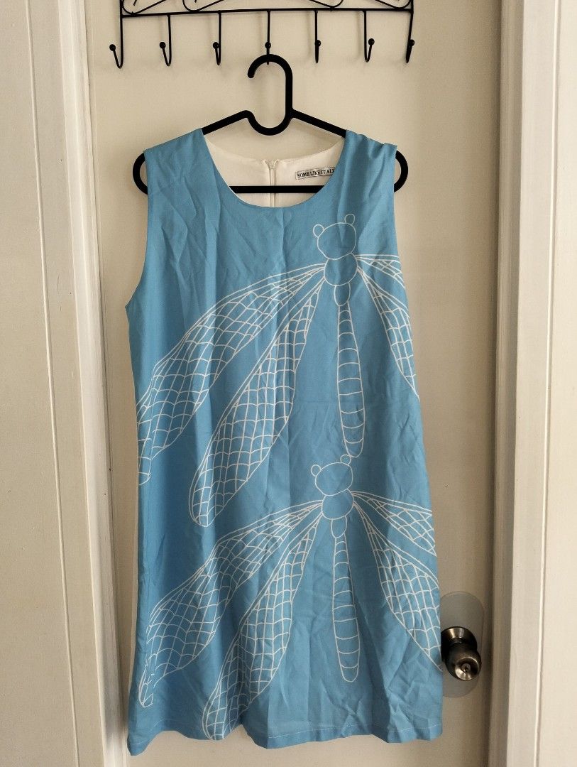 Light blue dress (Category: Dresses) located in San Rafael. Submitted by carou02550 (Listing ID 1465767696, Image 1). Description: .