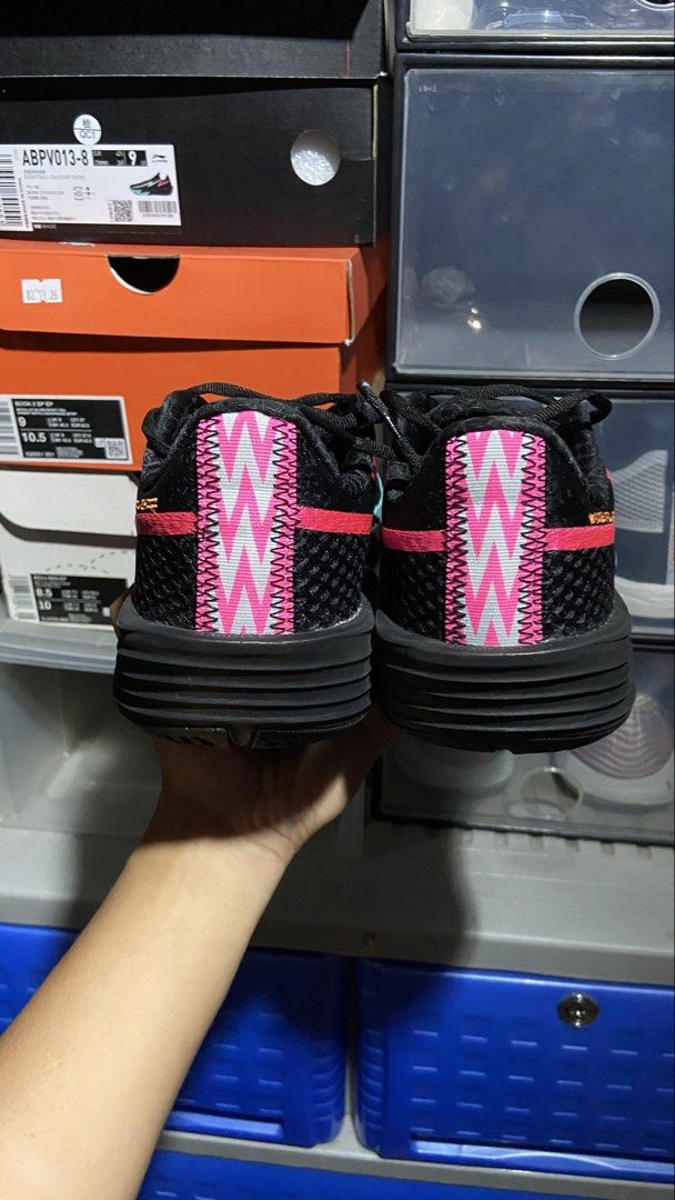 Li-Ning Wade Flash 2 (Category: Sneakers) located in Bacolod City. Submitted by shoti25 (Listing ID 1465849643, Image 3). Description: Used once With box Size 9 Iloilo location Can ship through j&t.