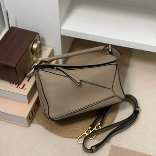 由 theone.boutique.tw (刊登 ID 1465849379，圖片 1) 提交，位於 的 (類別：)，說明：。