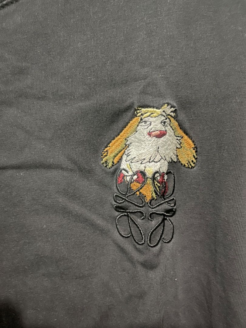 LOEWE x Howl’s moving castle tee (Category: Tshirts & Polo Shirts ) located in Las Pinas. Submitted by rafabenito (Listing ID 1465807656, Image 3). Description: Embroidered animal print Unisex Fits to Small to Medium .