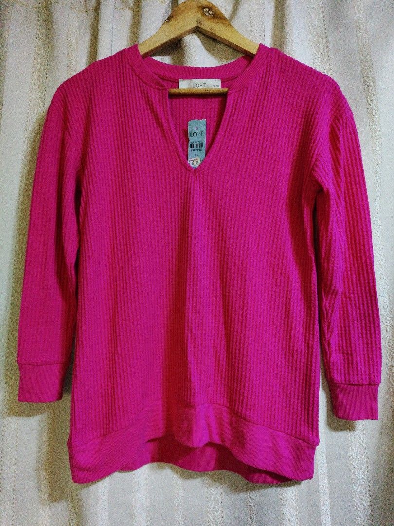 LOFT Waffle knit sweater - Pink- Small (Category: Coats, Jackets and Outerwear) located in Baguio. Submitted by pisces_beattidue23 (Listing ID 1465791481, Image 1). Description: .