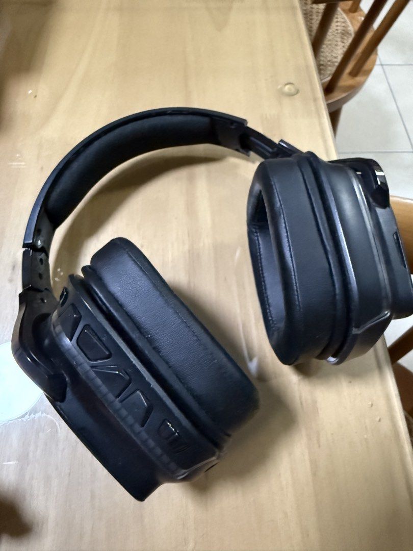 Logitech G633 headset (Category: Headphones & Headsets) located in Taguig. Submitted by pertnertnert (Listing ID 1465899528, Image 2). Description: Gaming headset. used, matagal na in storage rfs: not using.