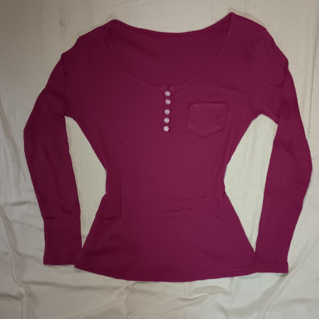 Long Sleeve Tops Bundle (Category: Longsleeves) located in Quezon City. Submitted by prelovedbyscarlett (Listing ID 1465814268, Image 3). Description: - Blue raglan tee with grey sleeves graphic tee 1/4 sleeves - Burgundy/maroon ribbed henley with scoop neck Material: Soft and stretchy fabrics.