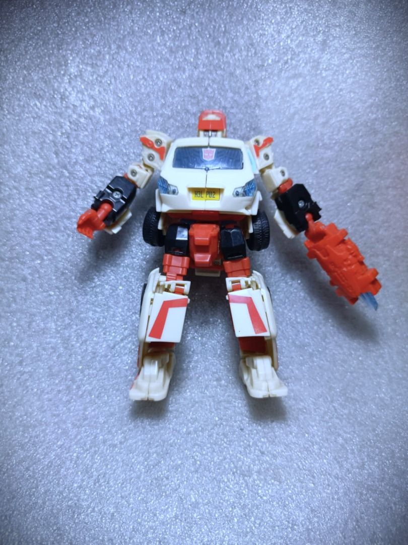 Loose RID RACHET Deluxe Class Hasbro Autobot Transformers (Category: Kids Toys) located in Pasay City. Submitted by Chariselyn (Listing ID 1465906808, Image 2). Description: Loose RID RACHET (500+sf) Deluxe Class Hasbro Autobot Transformers Series: Transformers Universe, 2016 Scale: 6 inches Stock: 1 Condition: 8/10 Issues: yellowing Accessories: complete, no manual Mode of Payment: GCash or through your rider Shipping options: Payment first befo