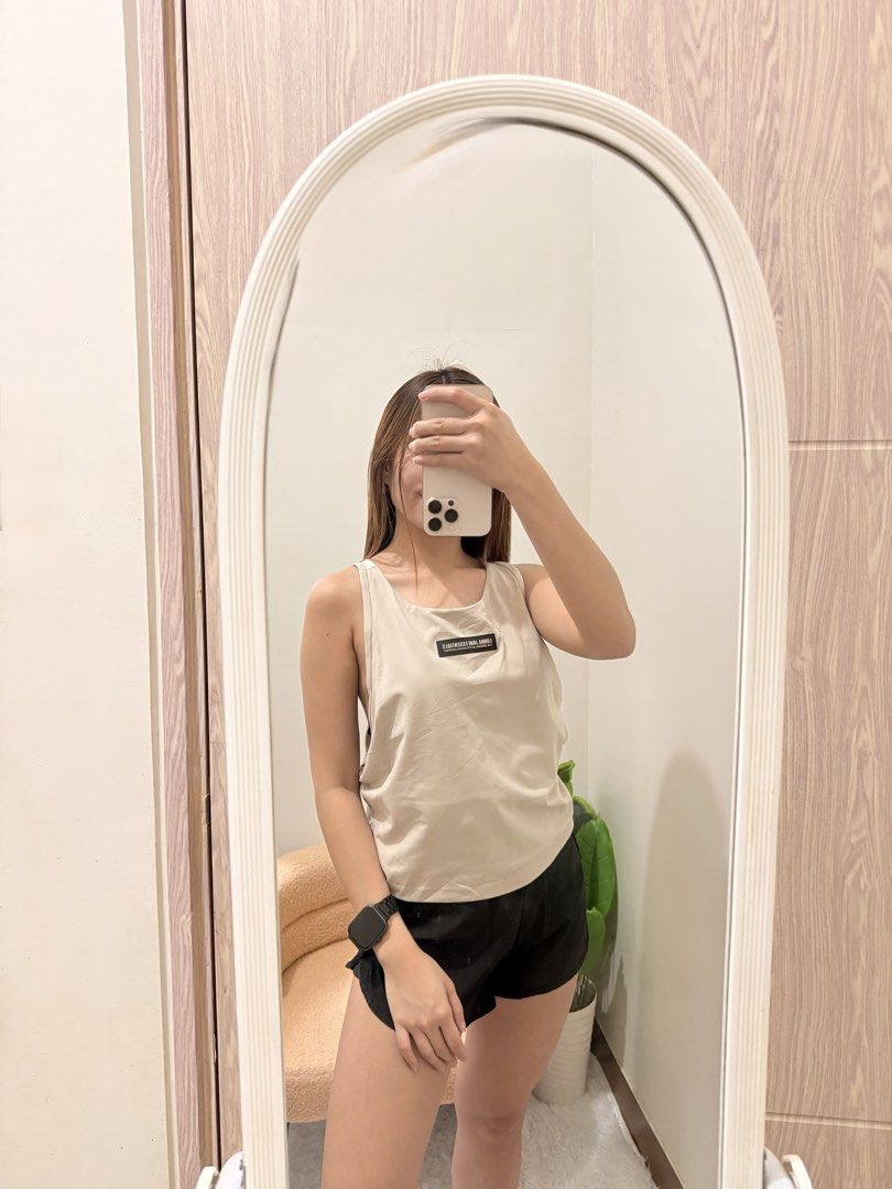 Lorna Jane Essentials Top (Category: Activewear) located in Quezon City. Submitted by kaye_oineza (Listing ID 1465928540, Image 2). Description: Sporty Top — Large-XL Lora Jane Essentials ✨ Search niyo muna kung magkano ‘to 👀🤭 Before you see the price here HAHAHA! 😭.