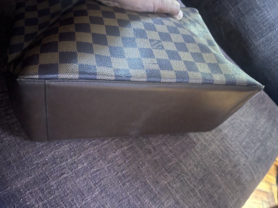 Louis Vuitton (Category: Luxury Bags & Wallets) located in Quezon City. Submitted by retann (Listing ID 1465383264, Image 3). Description: - Thrifted in HK medium sized pm for the code Flaw: handle crease weakening photo shown upon request.