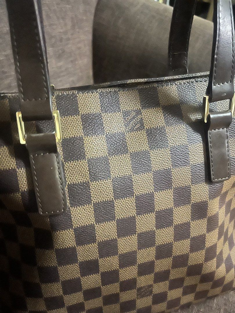 Louis Vuitton (Category: Luxury Bags & Wallets) located in Quezon City. Submitted by retann (Listing ID 1465383264, Image 2). Description: - Thrifted in HK medium sized pm for the code Flaw: handle crease weakening photo shown upon request.