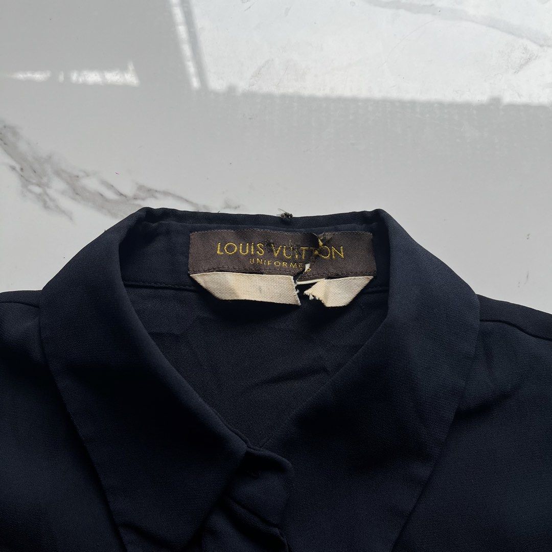 Louis Vuitton (Category: Luxury Apparel) located in Lucena. Submitted by RAGGGGSSSS (Listing ID 1465890035, Image 3). Description: Louis vuitton uniforme Size 36 on Tag 26x18 Verygood Condition Authentic No major issue.