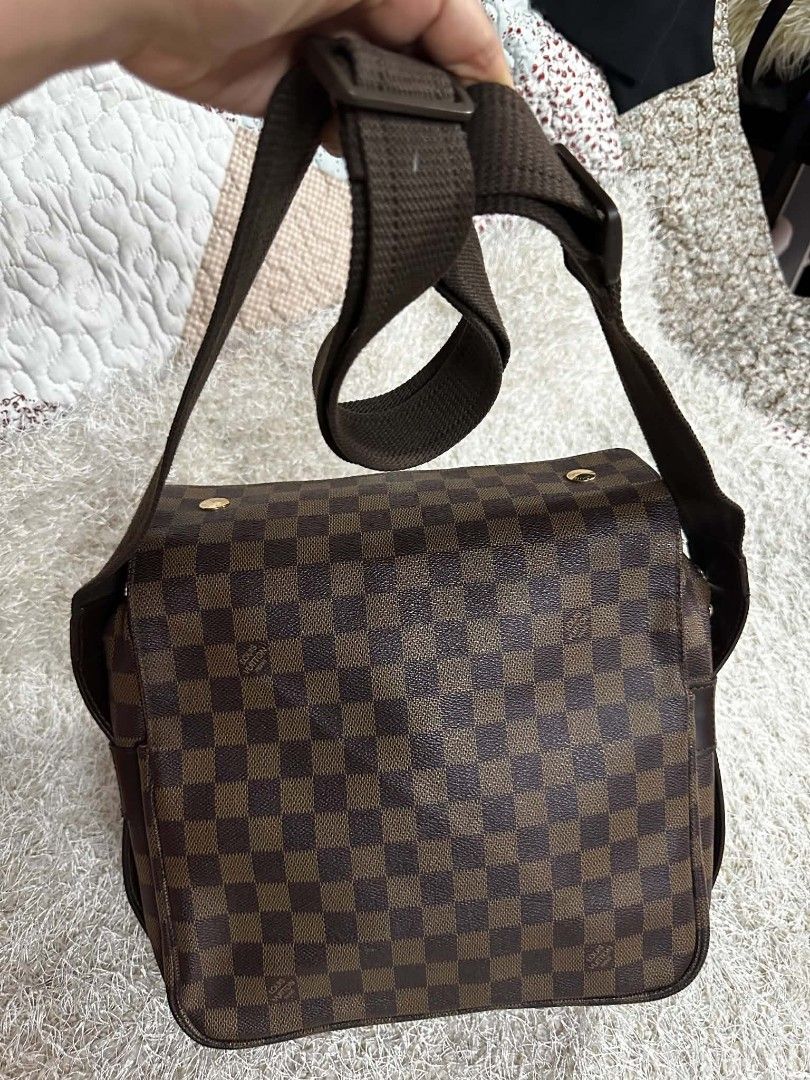 Louis Vuitton Damier ebene messenger bag (Category: Luxury Bags & Wallets) located in Angeles City. Submitted by aiscanday (Listing ID 1465928853, Image 2). Description: Japan Korea preloved source solid sa tibay sign of used.