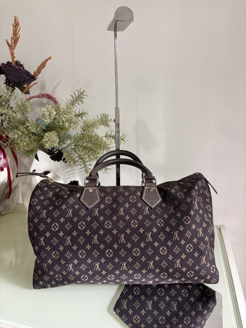 Louis Vuitton Monogram Mini Lin Canvas Speedy Handbag (NGA) (Category: Purses & Pouches) located in Makati City. Submitted by aurevelle.vintage (Listing ID 1465872979, Image 1). Description: ⋆.𐙚 ̊ Louis Vuitton Monogram Mini Lin Canvas Speedy Handbag ⟡ very rare to find! ⟡ NGA ⟡ 𝙎𝙞𝙯𝙚: small - semi medium ⟡ 𝙋𝙧𝙤𝙙𝙪𝙘𝙩 𝘾𝙤𝙣𝙙𝙞𝙩𝙞𝙤𝙣 𝙍𝙖𝙣𝙠: A ⟡ 𝙄𝙨𝙨𝙪𝙚/𝙨: rubber lining | scratches on hardware ⟡ 𝙊𝙥𝙚𝙣 𝙁𝙤𝙧 𝙇𝙖𝙮𝙖𝙬𝙖𝙮: 30