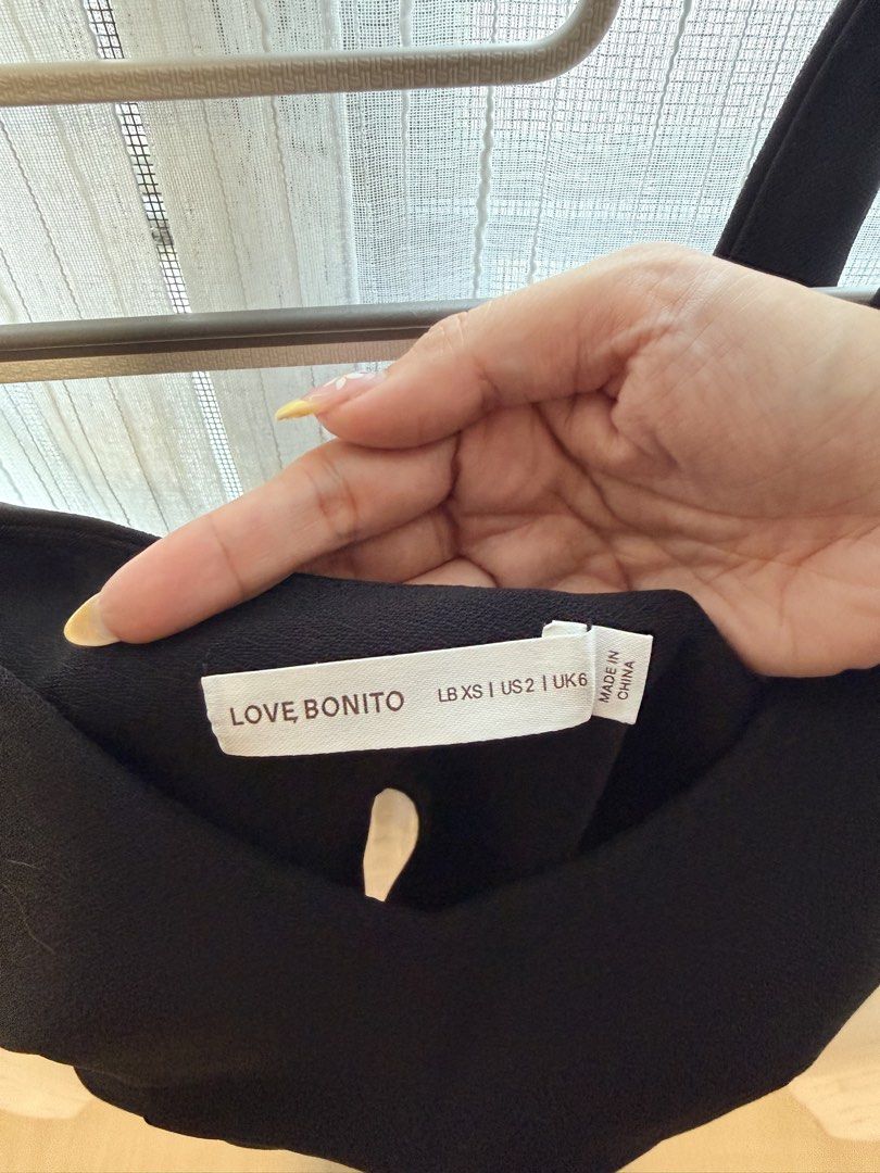 Love, Bonito Black Padded Top (Category: Sleeveless) located in Bocaue. Submitted by ninaaay (Listing ID 1465831294, Image 3). Description: Padded sleeveless top XS (US2) .