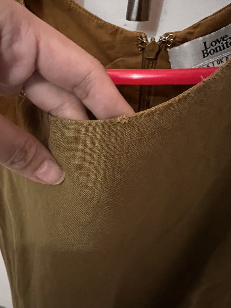 Love Bonito Brown Mini Dress (Category: Dresses) located in Quezon City. Submitted by currentlydeclutterring (Listing ID 1465764655, Image 3). Description: Size S With small flaw on the neck line.