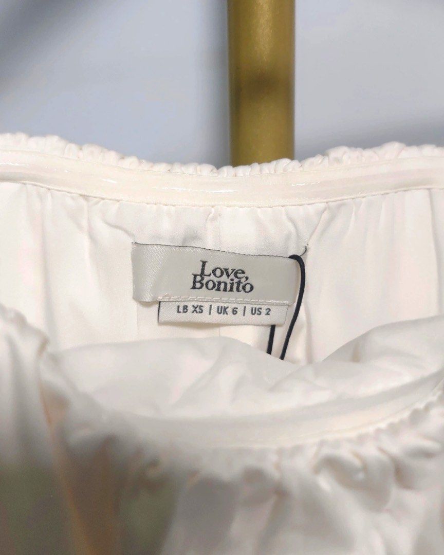 Love Bonito Off Shoulder (Category: Blouses) located in Paranaque City. Submitted by closetclub308 (Listing ID 1465912901, Image 2). Description: Love Bonito White Off shoulder Top Like New Size: XS.