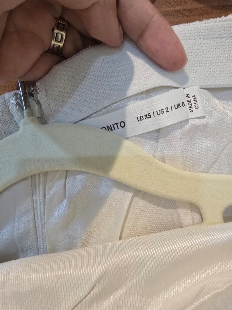 Love, Bonito tweed skirt (Category: Skirts) located in Quezon City. Submitted by aslvn (Listing ID 1465769975, Image 2). Description: never worn. only washed. high waist with zipper at the back. tweed skirt..