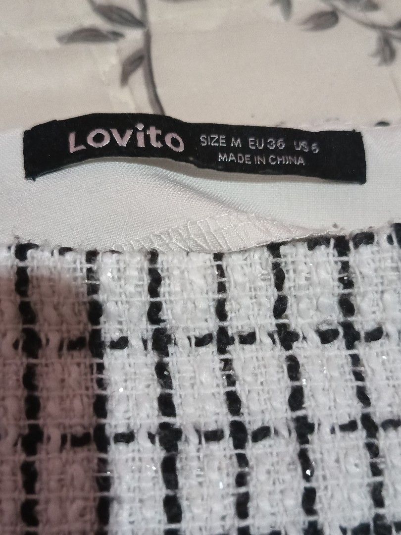 LOVITO TWEED BLOUSE (Category: Blouses) located in Taguig. Submitted by shop.etherealph (Listing ID 1465893437, Image 3). Description: Lovito Tweed top Used twice only in Very good condition maliit kase sa braso kaya hindi na masuot.
