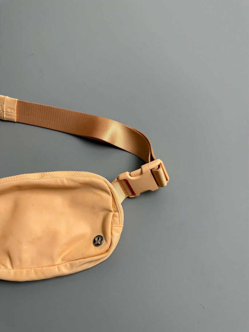 LULULEMON (Category: Belt bags, Clutches and Pouches) located in Guagua. Submitted by sweetboyy (Listing ID 1465768775, Image 3). Description: LULULEMON EVERYWHERE BELT BAG.