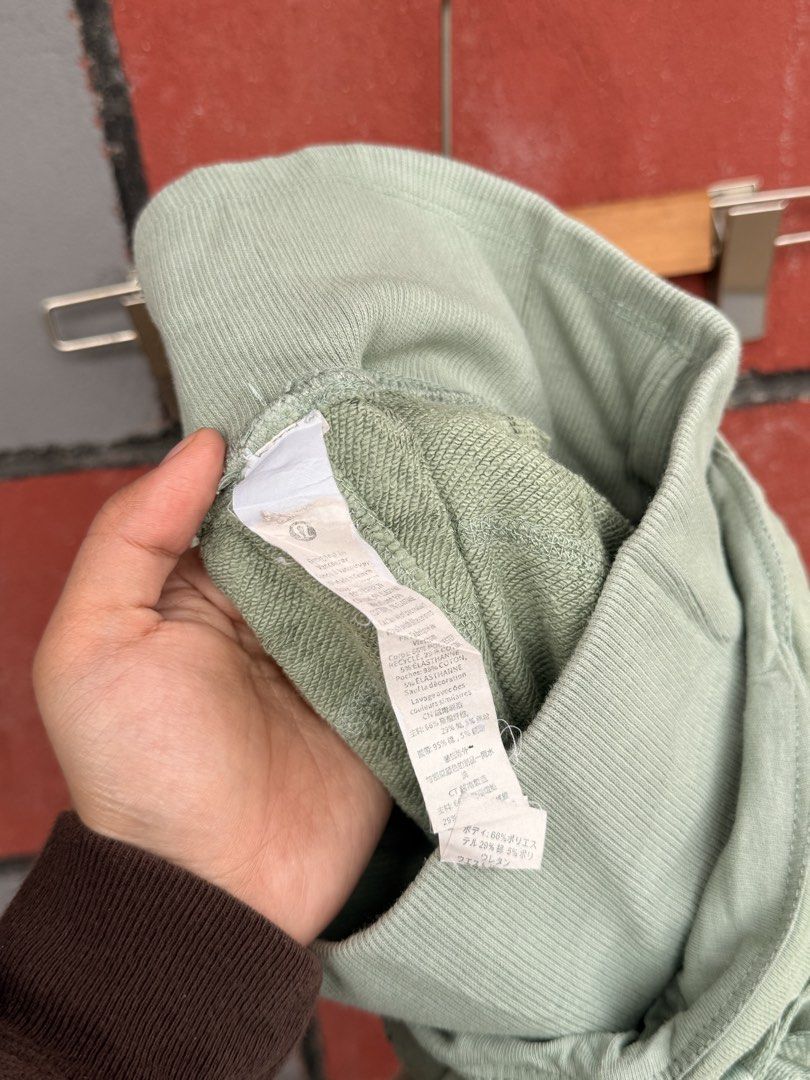 Lululemon (Category: Other Bottoms) located in Baguio. Submitted by mardimercredi14 (Listing ID 1465845416, Image 3). Description: 🔥 Lululemon Dimensions: 28-32*41 Condition: excellent Color Rate: 10 ❌ needs laundry .