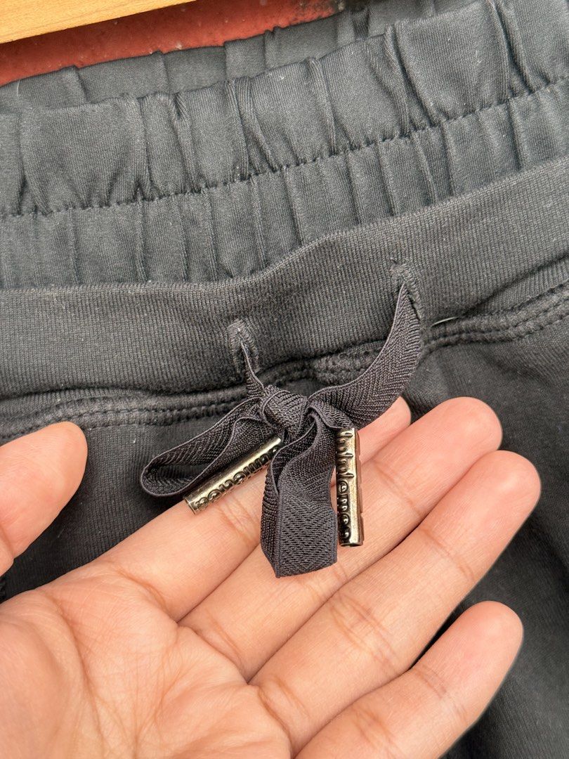 Lululemon (Category: Shorts) located in Baguio. Submitted by mardimercredi14 (Listing ID 1465846292, Image 3). Description: 🔥 Lululemon Dimensions: 24-34*9 Condition: excellent Color Rate: 10 ❌ none.