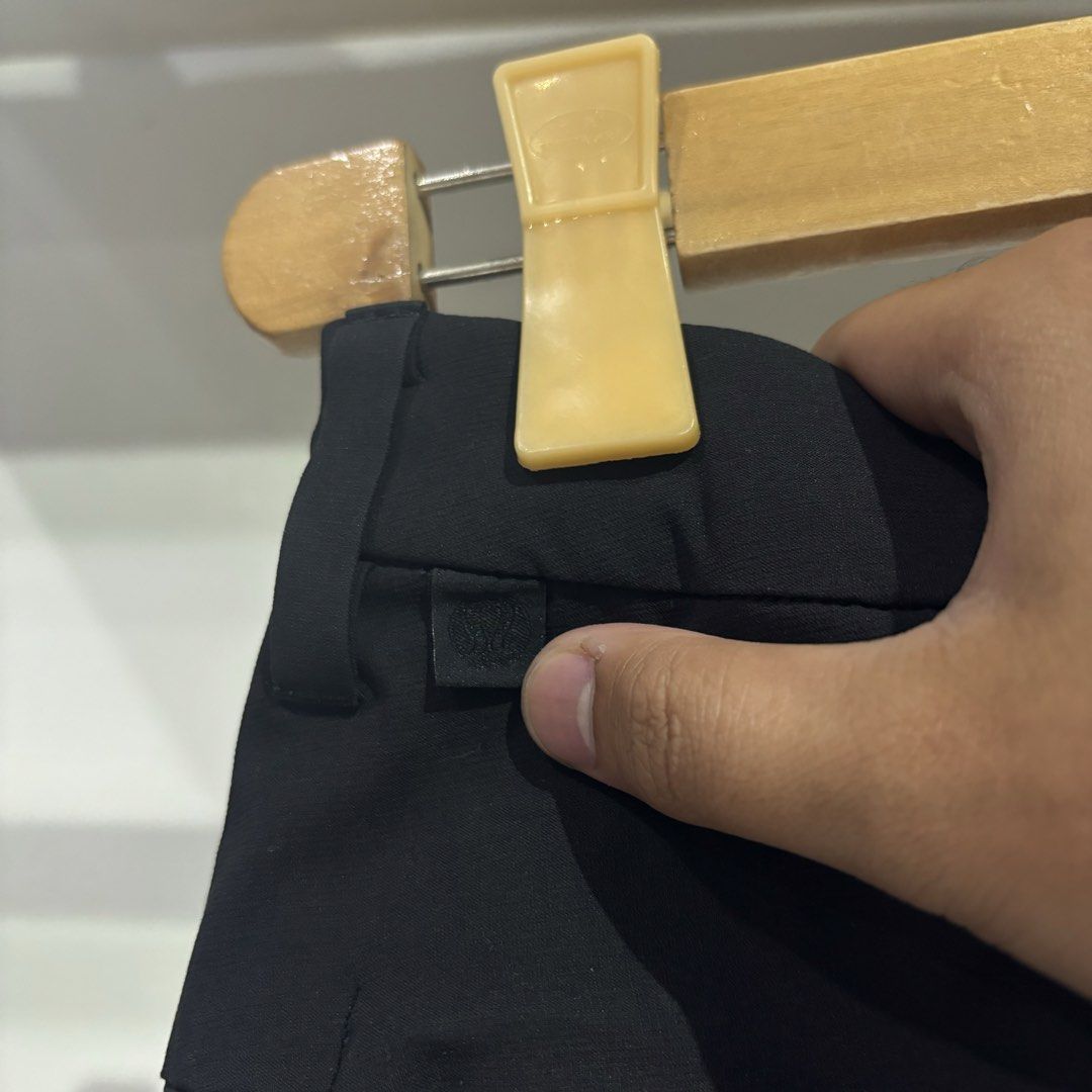 Lululemon ABC Pants (Category: Trousers) located in Bambang. Submitted by heats777 (Listing ID 1465850002, Image 3). Description: Excellent condition No issue Size: 28 on tag.
