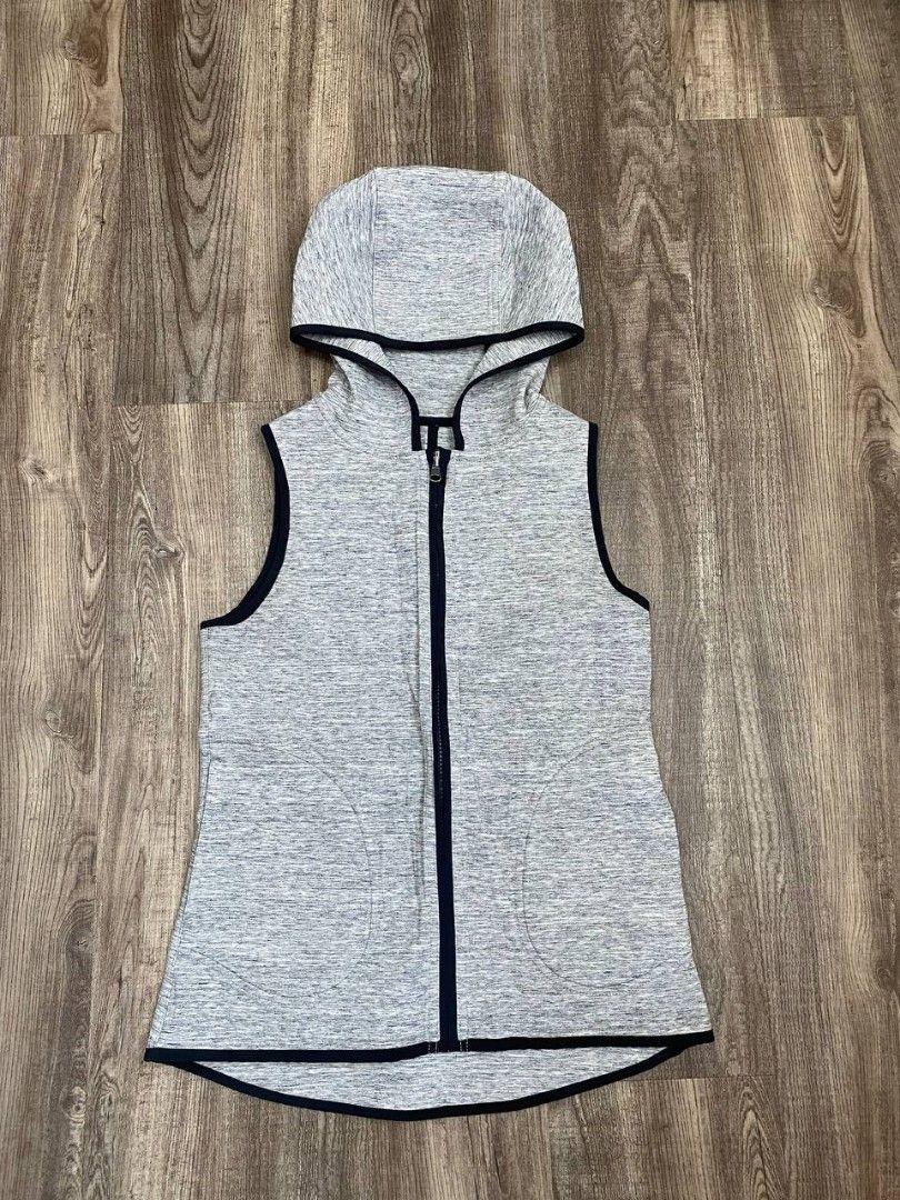 Lululemon Insculpt Reversible Zip-Up Vest (Gray) (Category: Activewear) located in Manila. Submitted by lovelypreloved1497 (Listing ID 1465872834, Image 3). Description: ✨ Lululemon Insculpt Reversible Hooded Vest ✨ size 4 Selling my personal preloved item from Canada! 🇨🇦 super high quality and authentic, and carefully taken care of 😊 Perfect for gym, cover-ups, casual athleisure looks, or travel Please send a dm for exact size and measurement