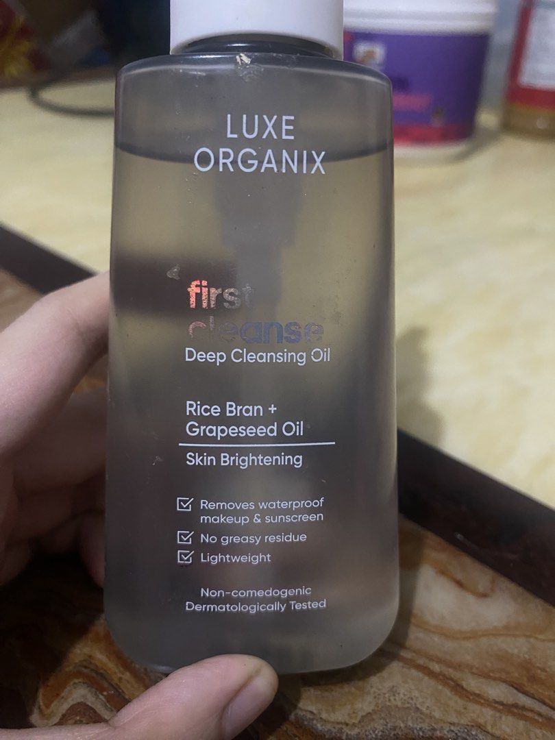 Luxe Organix Deep Cleansing Oil (Category: Face Care) located in Manila. Submitted by yanyan1904m (Listing ID 1465901635, Image 2). Description: .