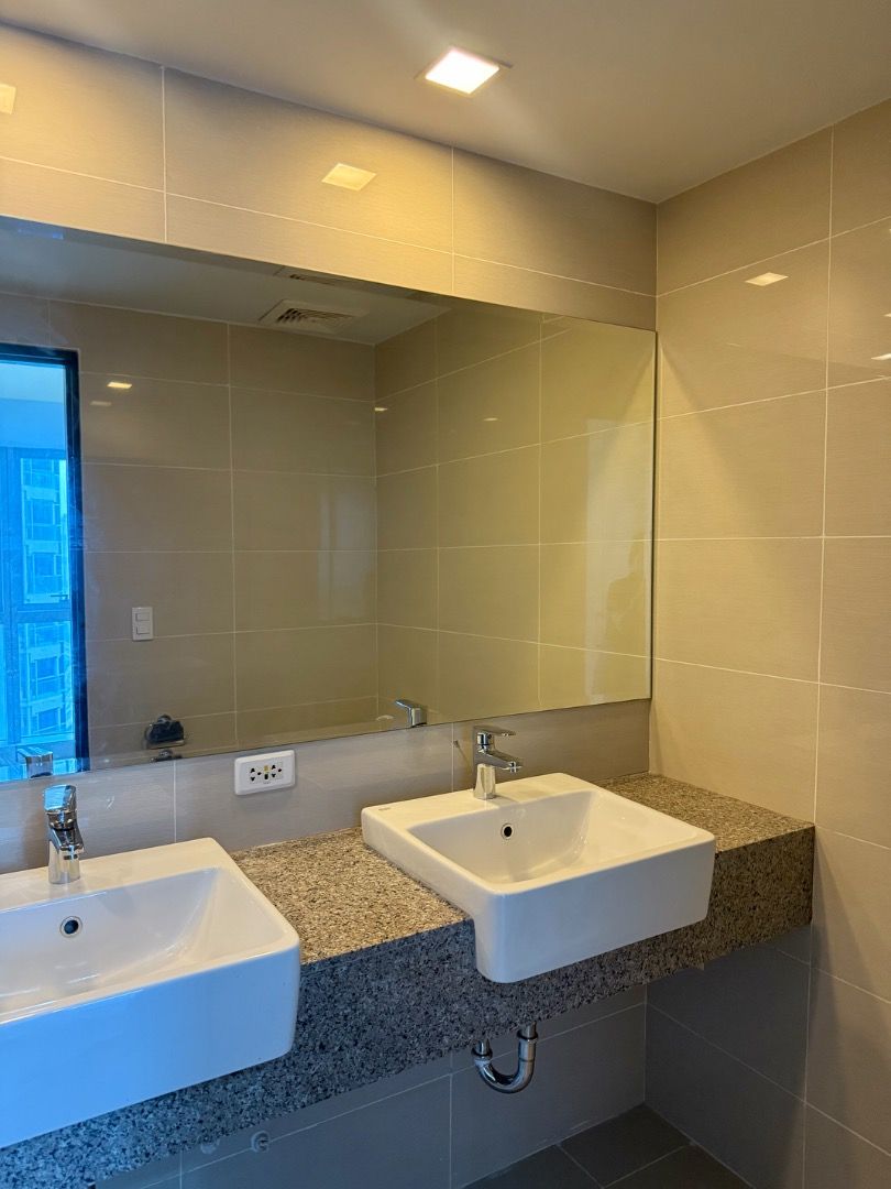 LUXURIOUS 3BR IN BGC (Category: Apartments & Condos) located in Taguig. Submitted by dacanayglad29 (Listing ID 1465805654, Image 2). Description: 📣Smart Investment: Premium 3BR in BGC 💫 Best deal awaits! Avail our cash payment terms and get up to 25% discount 🏙️✨ A 3 Bedroom Luxury Condo in Uptown Parksuites BGC with super easy move-in terms is now up for grabs! 💰 STRONGEST OFFER IN BGC TODAY: ✅READY FOR OCCUPANCY — Move in immediately! ✅As l