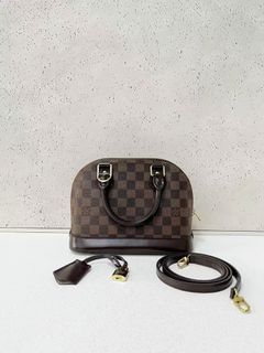 (Category: ) located in . Submitted by jscollectionbags (Listing ID 1465829566, Image 1). Description: .