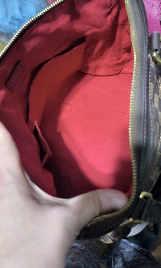 LV Trevi in Damier Ebene canvas (Category: Shoulder Bags) located in Quezon City. Submitted by 88bagelya_ni_rhen88 (Listing ID 1465837586, Image 2). Description: preloved from japan coded .