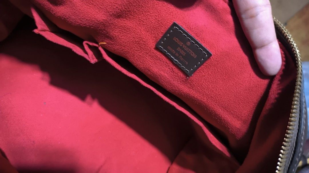 LV Trevi in Damier Ebene canvas (Category: Shoulder Bags) located in Quezon City. Submitted by 88bagelya_ni_rhen88 (Listing ID 1465837586, Image 3). Description: preloved from japan coded .