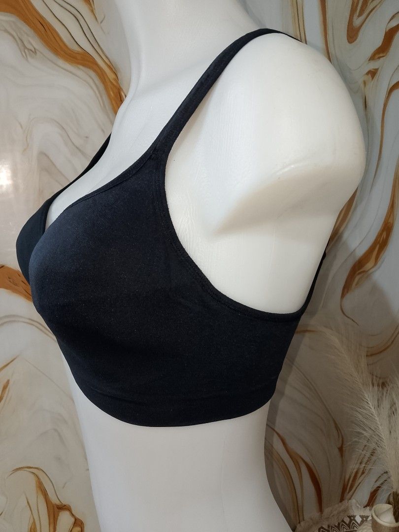M: CAROLE HOCHMAN BLACK BRA THIN PADS NONWIRE (Category: Undergarments & Loungewear) located in Manila. Submitted by truecrystal-1407 (Listing ID 1465862929, Image 2). Description: .
