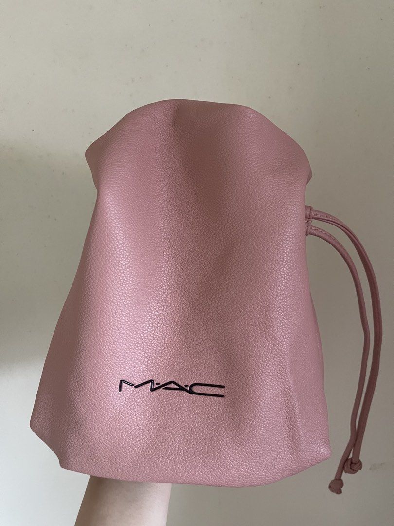 Mac bucket pouch fb11 (Category: Other Accessories) located in Baguio. Submitted by affordaprice_2600baguio (Listing ID 1465809123, Image 1). Description: .