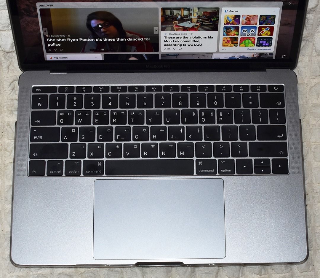 MacBook Pro 2017 (Category: Laptops & Notebooks) located in Pasig City. Submitted by danielkim74 (Listing ID 1465868084, Image 2). Description: MacBook Pro 2017 Smooth and good condition SSD Installed (Fast boot-up) 4-5 hours battery life Low Battery cycle count : 11 MS Office installed Issue: minor dent and sign of use Fixed Price, No more Last price Charger & Case included <Specifications> * Model : Macbook Pro 2017 (A1708) * Processor : Intel 