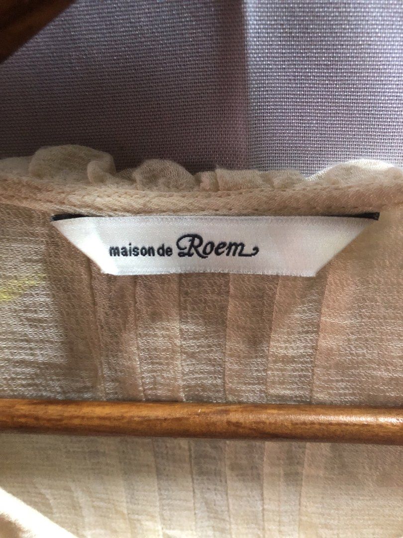 Maison de roem ruffled romantic blouse (Category: Blouses) located in Cagayan de Oro. Submitted by kennymiiiiii (Listing ID 1465847285, Image 3). Description: 22*26 .