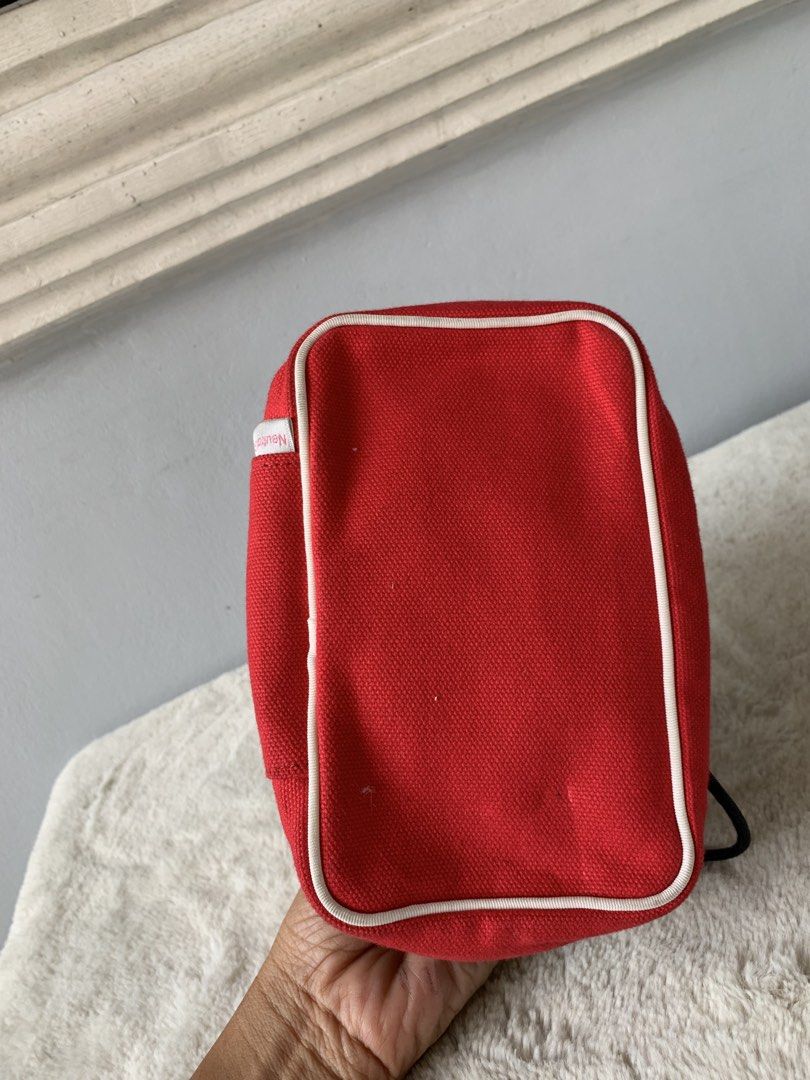 Make up pouch (Category: Purses & Pouches) located in Taguig. Submitted by madisam (Listing ID 1465786629, Image 3). Description: Preloved .