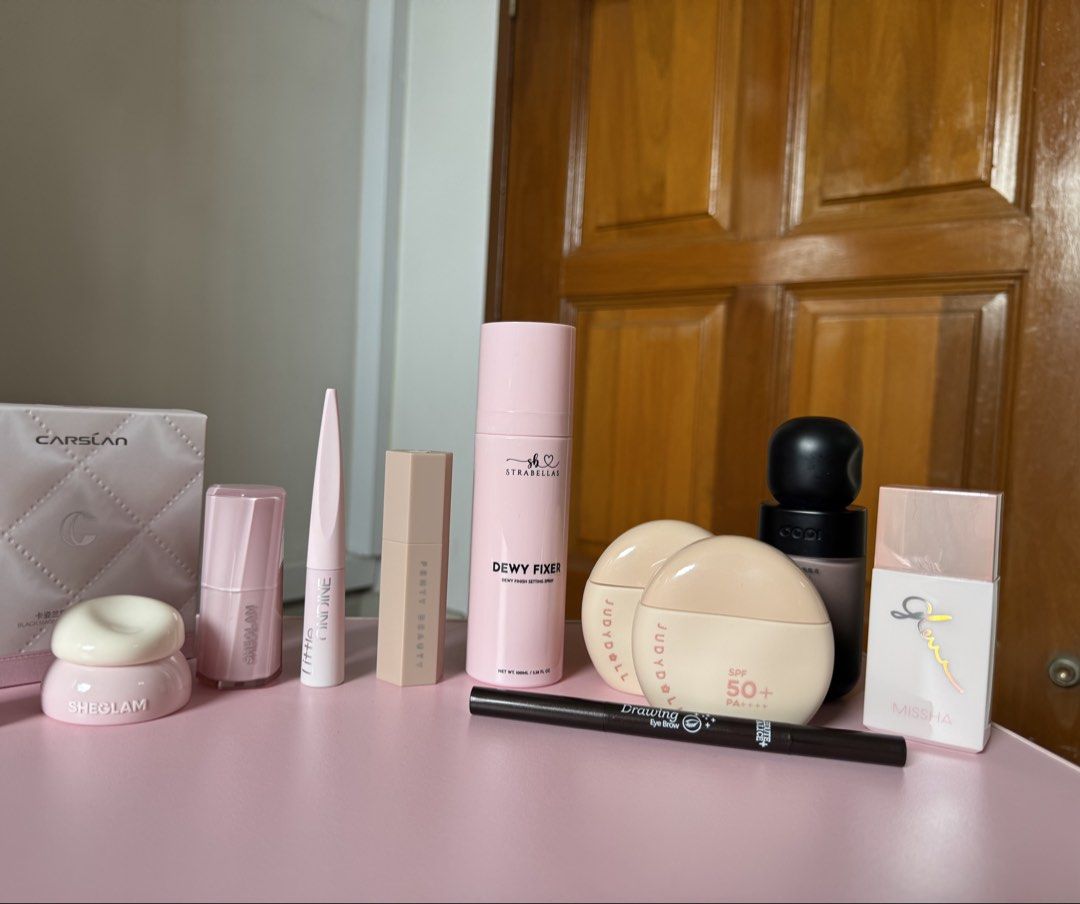 MAKEUP BUNDLE (Category: Makeup) located in Singapore. Submitted by chennxt (Listing ID 1465875750, Image 1). Description: LIST: 1. CARSLAN Black Magnet Pressed Powder ( + 1 Refill ) : $15 🤍 2. SHEGLAM Pocket Lip Jam (Shade: Strawberry Splash🍓) : $5 3.SHEGLAM Buttery Bliss Blush Stick (Shade : LoveCake 💕🍰 ) : $5 4.LITTLE ONDINE Colour Corrector (Pink🍬) : $3 5.FENTY BEAUTY Match Stix Matt Contour Stick ( Shade : Soft Amber 🧡 ) : $40 6.STRABE