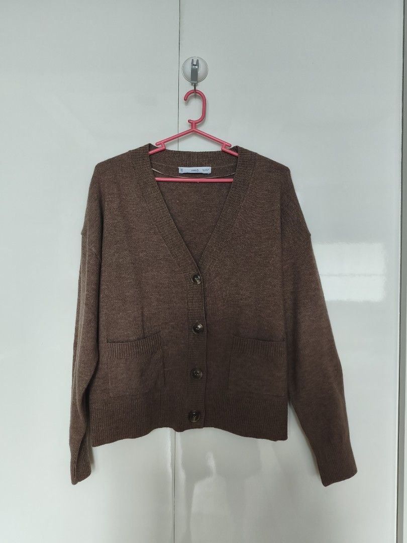 Mango Brown Cardigan (Category: Coats, Jackets and Outerwear) located in Manila. Submitted by smilefashion08 (Listing ID 1465769002, Image 1). Description: Original Mango Fits XS-S.