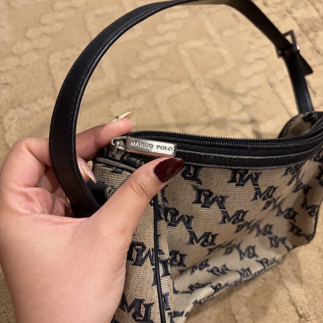Marco Polo Kili Bag (Category: Shoulder Bags) located in Angeles City. Submitted by astravintage (Listing ID 1465950920, Image 3). Description: • Well-used pre-loved item • Please refer to the photos for visible flaws and signs of wear • Kindly manage expectations regarding the condition • Please review all photos carefully before purchasing Delivery Fee not included.