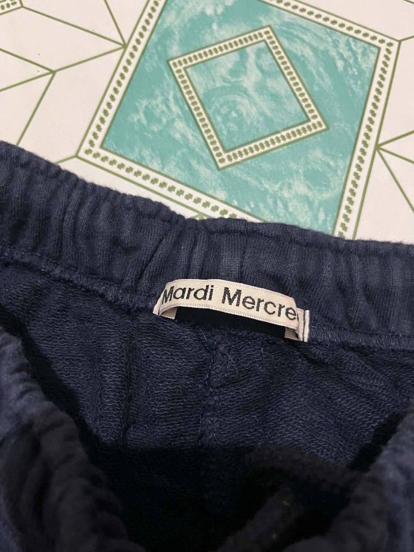 MARDI MERCREDI (Category: Shorts) located in Iloilo. Submitted by _lemornosnas02 (Listing ID 1465882371, Image 2). Description: Mardi Mercredi Sweat Shorts color navy blue no issue free size S/M/L dimes 13x13 location iloilo plus ship via lbc.