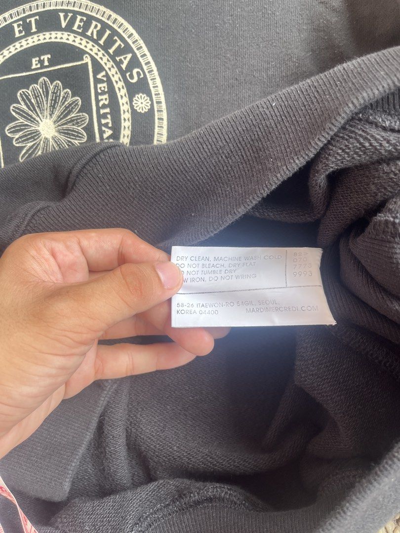 Mardi Mercredi (Category: Tshirts & Polo Shirts ) located in Davao. Submitted by vnxcentt (Listing ID 1465884030, Image 3). Description: Mardi Sweater 22 x 26 - Excellend Condition .