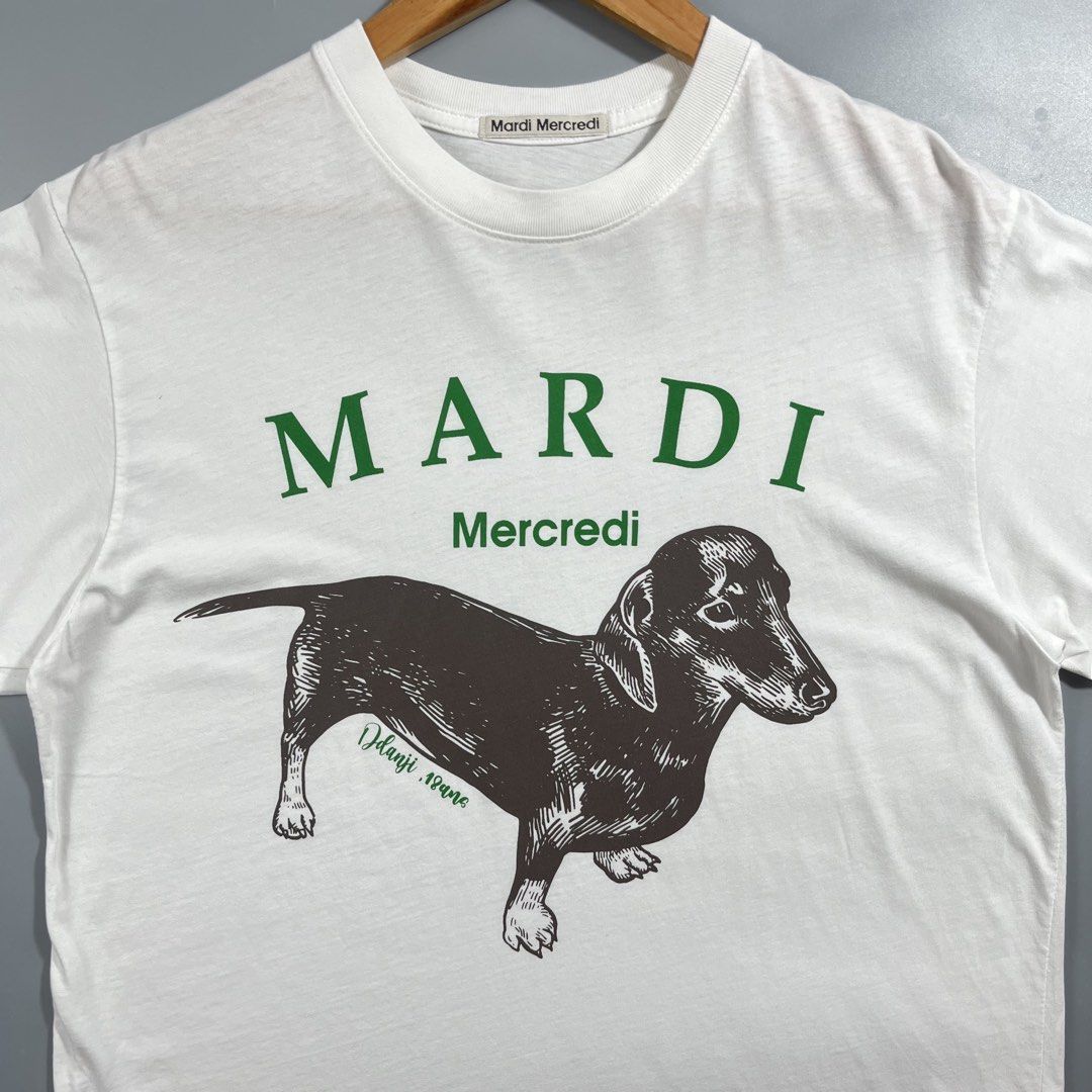 Mardi Mercredi Tee (Category: Activewear) located in Los Banos. Submitted by 4030.archives. (Listing ID 1465803070, Image 2). Description: Mardi Mercredi Tee 1500 Pesos Large Length : 28 inches Width : 20 inches Excellent Condition 1 pinhole (not noticeable).