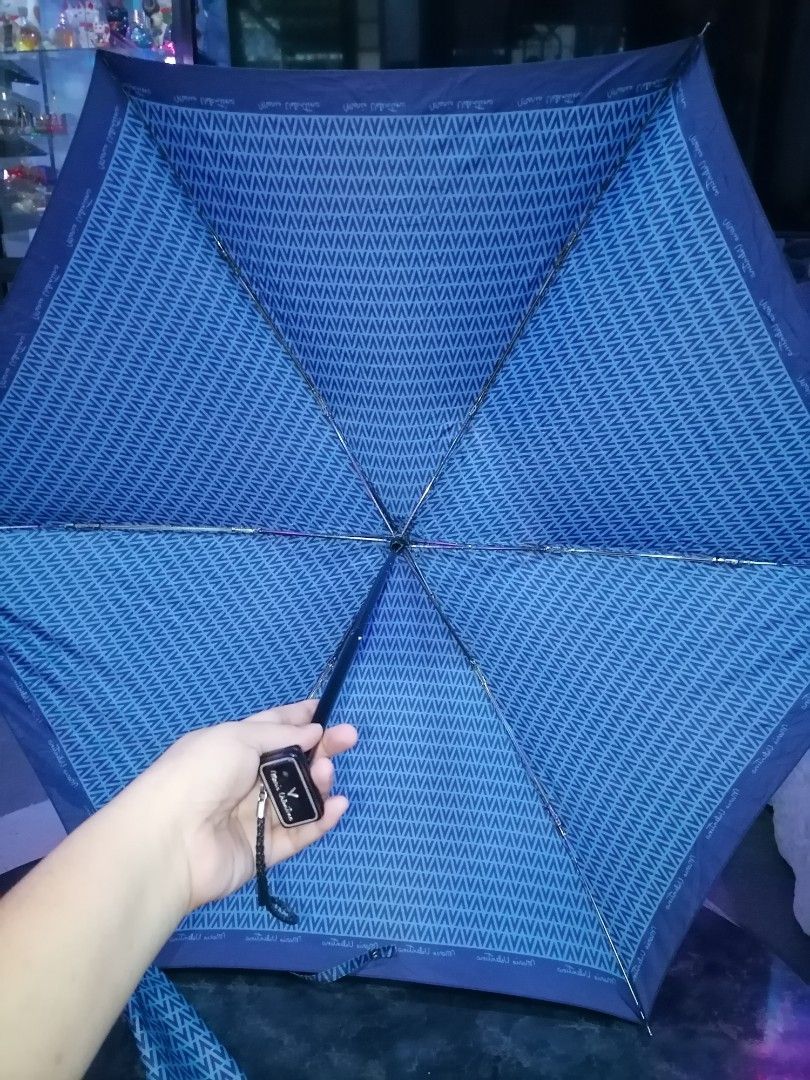 Mario Valentino Folding Umbrella (Category: Other Accessories) located in Butuan. Submitted by az-branded.items (Listing ID 1465906922, Image 3). Description: No flaws- very good condition Authentic item From Japan.