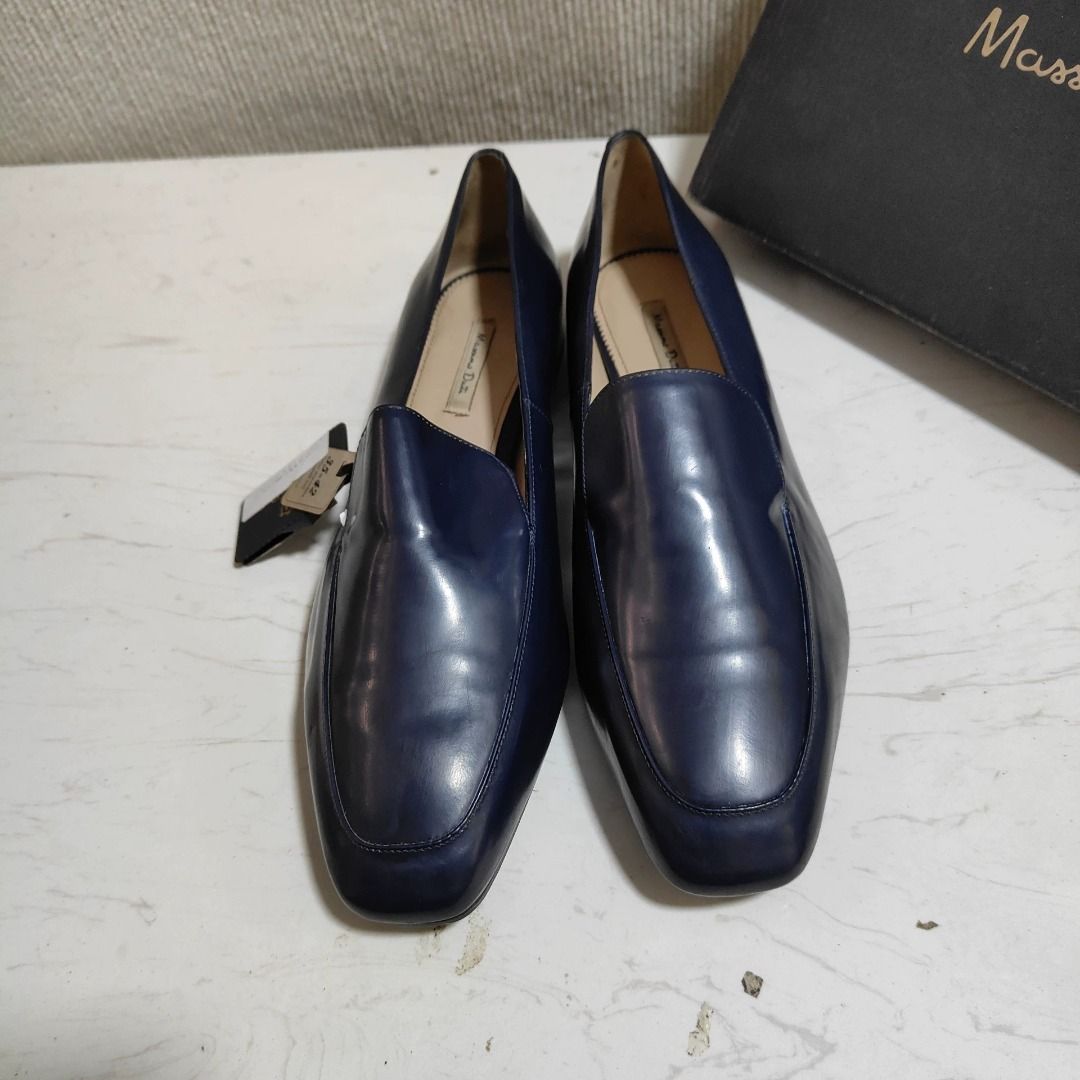 Massimo Dutti Loafers EU 41 | MD-995157805892 (Category: Loafers) located in Paranaque City. Submitted by silverphoenix.00302e (Listing ID 1465783320, Image 2). Description: Massimo Dutti Loafers EU 41. Upper: cow leather. Lining: sheep leather, polyester. Sole: rubber. Heel height: 2 cm. Condition: try-on marks on the outsole. Please review the photos for the exact condition. Reference: MD-995157805892..