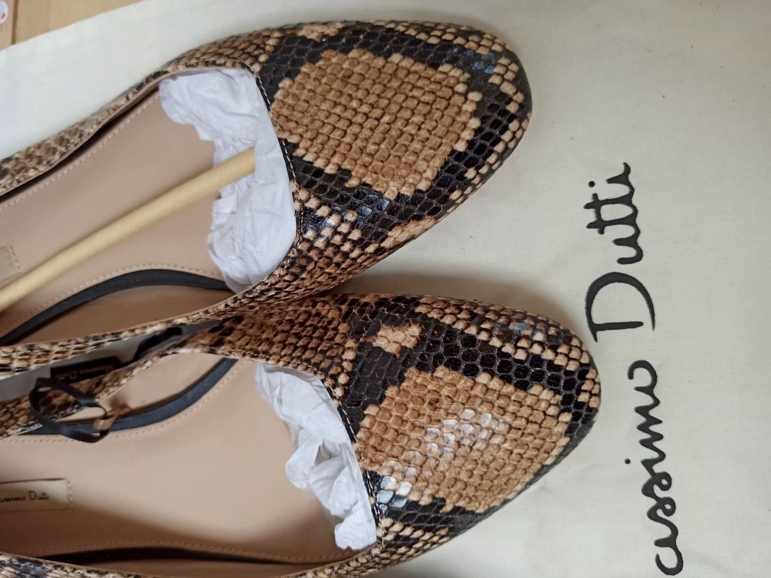 Massimo Dutti Pumps | MD-674386552871 (Category: Flats & Sandals) located in Paranaque City. Submitted by silverphoenix.00302e (Listing ID 1465802551, Image 3). Description: -Massimo Dutti Pumps. Upper: goat leather. Lining: sheep leather, polyester. Sole: recycled leather and plastic. Condition: try-on marks on the outsole. Please review the photos for the exact condition. Reference: MD-674386552871..