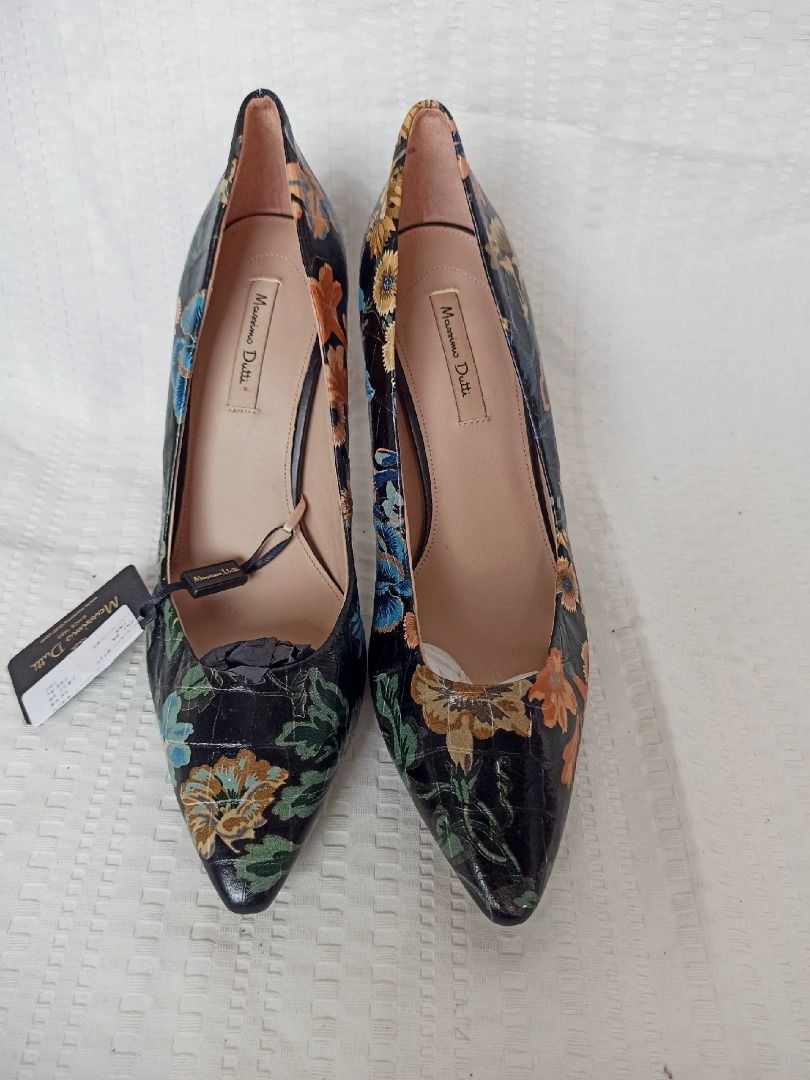 Massimo Dutti Pumps | MD-694910969801 (Category: Heels) located in Paranaque City. Submitted by silverphoenix.00302e (Listing ID 1465803188, Image 2). Description: Massimo Dutti Pumps. Leather construction. Heel height: 8 cm. Reference: MD-694910969801..
