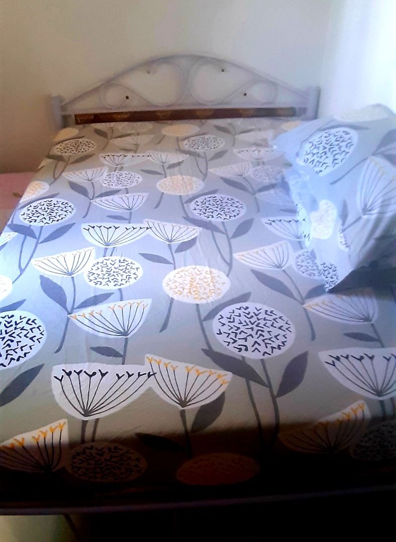MATRESS BY TRILL (URATEX) (Category: Bedding & Towels) located in Quezon City. Submitted by htcberns (Listing ID 1465838172, Image 3). Description: a 2 in 1 (soft side & hard side) matress with or without bedframe..