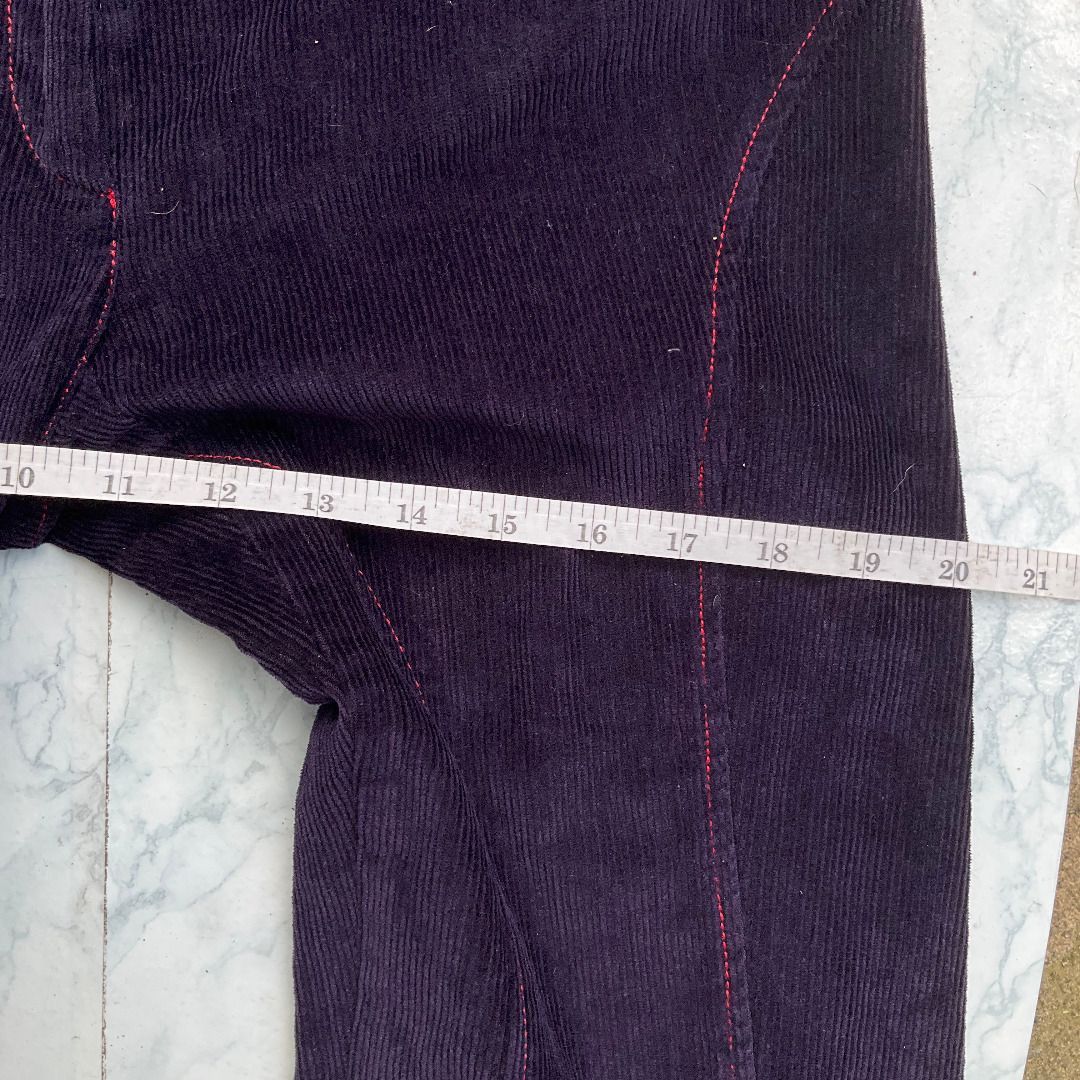 Max & Co Purple cotton jeans size US 6 (Category: Jeans) located in Bacolod City. Submitted by evethriftedthisph (Listing ID 1465782329, Image 2). Description: DESCRIPTION With side and back pockets Leg slit zippers MATERIAL: 98% Cotton 2% Elastan See image for measurements D1-1088-C .