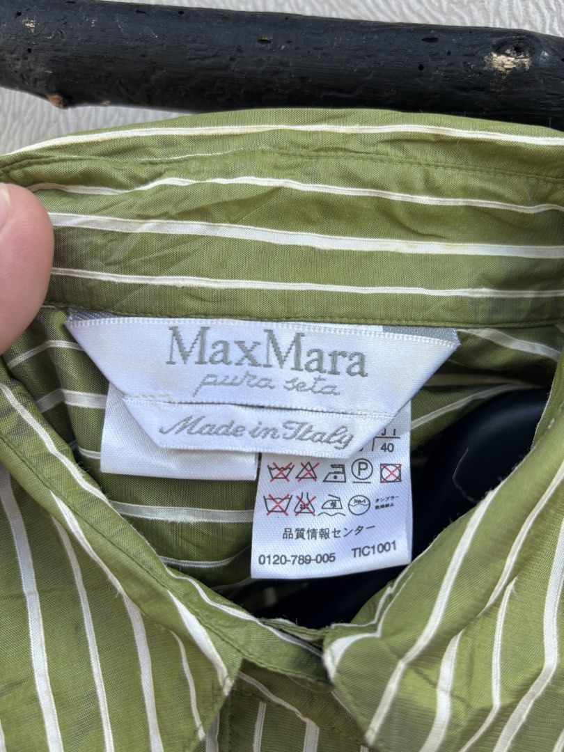 Max Mara Sleeveless (Category: Shirts) located in Baybay. Submitted by thrift.ed2023 (Listing ID 1465778029, Image 3). Description: Max Mara Sleeveless Medium to Large 16x23 No Issue Good as New .
