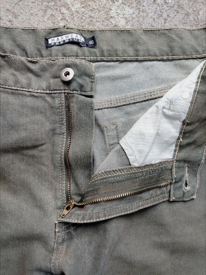 Maxwear Straight Cut Pants (Category: Chinos) located in Muntinlupa City. Submitted by lokalthriftco. (Listing ID 1465822657, Image 3). Description: Size 40 on tag best fit 37-38 Need wash Good condition.